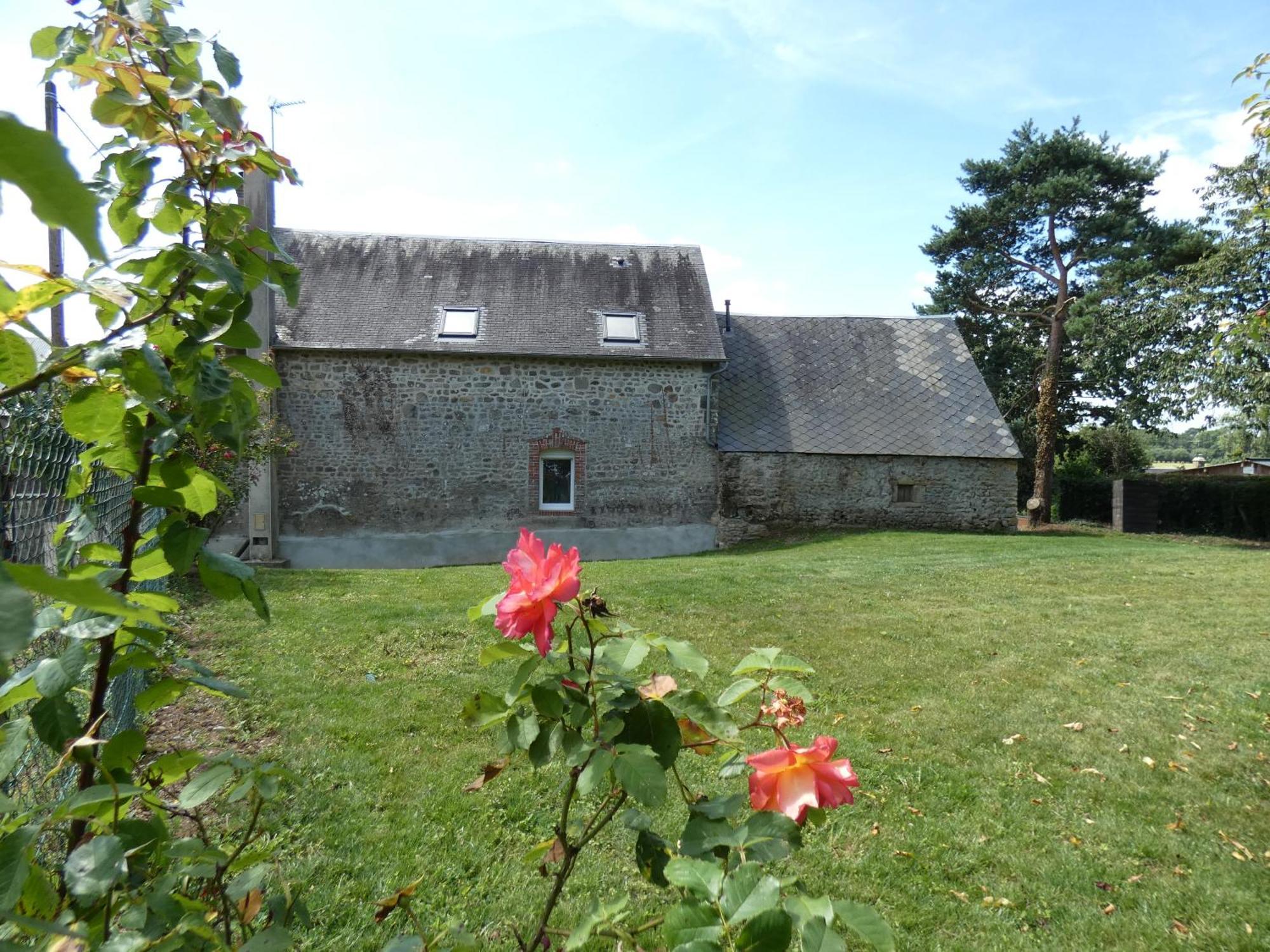 Le Gite De La Haie Portee Lignieres-Orgeres Esterno foto